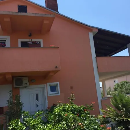 Bozena - Two Bedroom Apartmán Krk Town